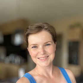 Zhruba čtyři měsíce po operaci dospěla k rozhodnutí, které možná spoustě žen přijde nepochopitelné, tedy nepodstoupit rekonstrukci prsů a žít dál bez nich. A to vzdor faktu, že si původně vysnila nová umělá prsa.