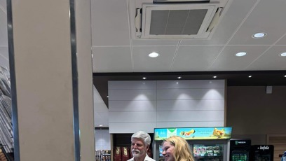 FOTO: Prezident Petr Pavel si rád povídá s lidmi.