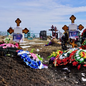 Během války na Ukrajině přišly o život tisíce vojáků.