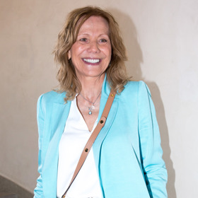 Zpěvačka Lenka Filipová sice slaví životní jubileum, pro její mladistvý úsměv, účes i pohled by jí takový věk hádal jen málokdo.