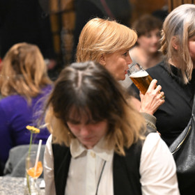 Jitka Schneiderová si dopřála pivo.