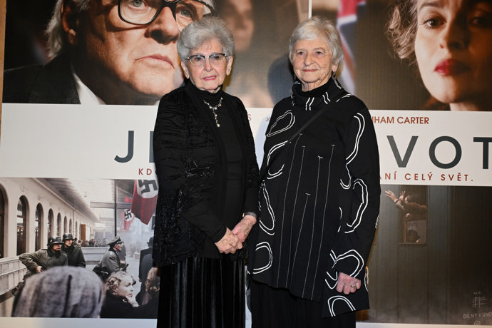 FOTO: Slavnostní premiéra snímku Jeden život. – stránka 462