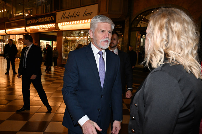 FOTO: Petr Pavel přišel na premiéru. – stránka 1654