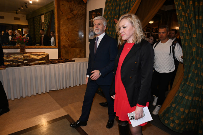FOTO: Slavnostní premiéra přilákala i hlavu našeho státu. – stránka 1652