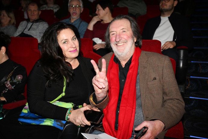 FOTO: Polívka s Marcelou na premiéře filmu Sucho, kde si herec zahrál jednu z rolí. – stránka 27