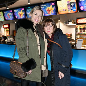 Dominika přišla se svou kamarádkou. 