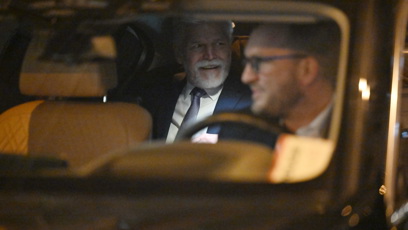 FOTO: Petr Pavel odjíždí.