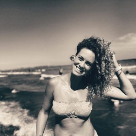 Tato fotka Kateřiny Pechové v plavkách vyvolala na Instagramu vášnivou diskuzi o její postavě.