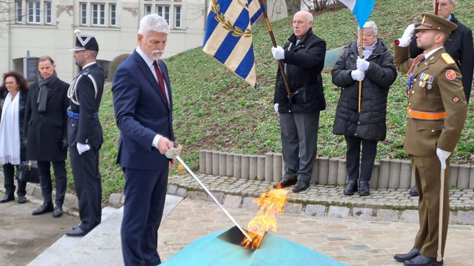FOTO: Petr Pavel dorazil do Lucemburska, kde reprezentuje Česko. – stránka 2186