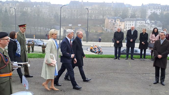 FOTO: Eva Pavlová v kabátku. – stránka 2193