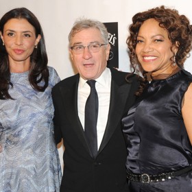 Grace skvěle vycházela i s Robertovými dětmi z předchozích vztahů. Na snímku hercova nejstarší dcera, herečka Drena De Niro (vlevo), kterou držitel dvou Oscarů adoptoval v roce 1976.