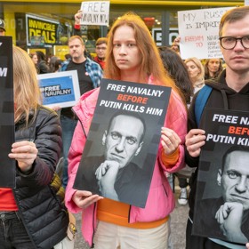 Lidé po celém světě volali po jeho propuštění.