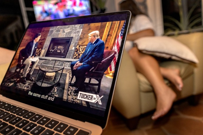 FOTO: Tucker Carlson v rozhovoru s  Donaldem Trumpem. – stránka 3