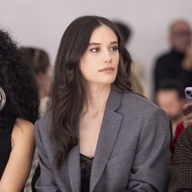 Z někdejší malé holčičky je dnes sebevědomá mladá dáma. A jak vidno, po rodičích zdědila nejen talent, ale i nevšední krásu.