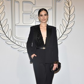 Herečka, zpěvačka a modelka Ella Bleu Travolta, která je jedinou dcerou Johna Travolty a jeho zesnulé manželky Kelly Preston, okouzlila přítomné na milánském Fashion Weeku.