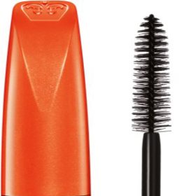 Řasenka Rimmel Scandal Eyes Reloaded podpoří objem. (89 Kč)