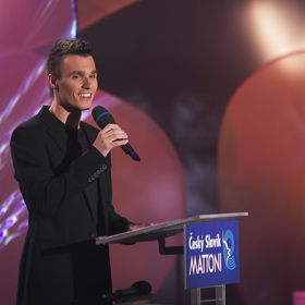 Leoš Mareš na archivní fotografii z předávání cen Český slavík.