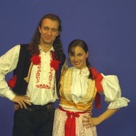 S Lucií Výbornou si Pavel Svoboda užil i převlek do kroje.