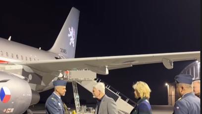 FOTO: Prezident Petr Pavel odletěl s manželkou do Lucemburska.