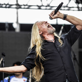 Kamil Střihavka má kvalitní blond vlasy, po kterých prahne nejedna žena.