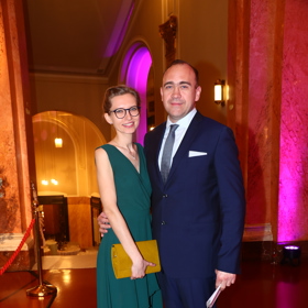 Jiří Hána vyvedl krásnou partnerku. 