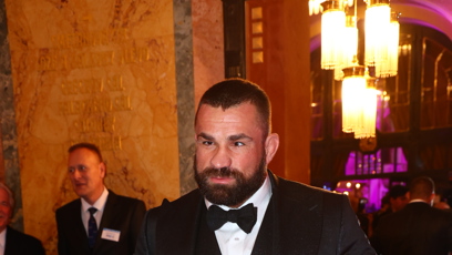 FOTO: Vémolu byste naštvat nechtěli ani na plese.