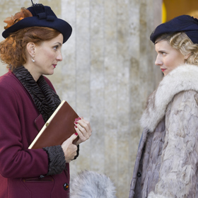 Šárka Krausová musela kvůli roli ve Zlaté labuti odbarvit své hnědé vlasy na blond.