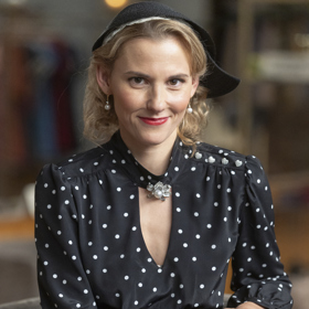 Herečka Šárka Krausová si v seriálu Zlatá labuť vyzkoušela velké množství historických kostýmů.