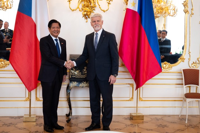 FOTO: Petr Pavel a filipínský prezident. – stránka 1974