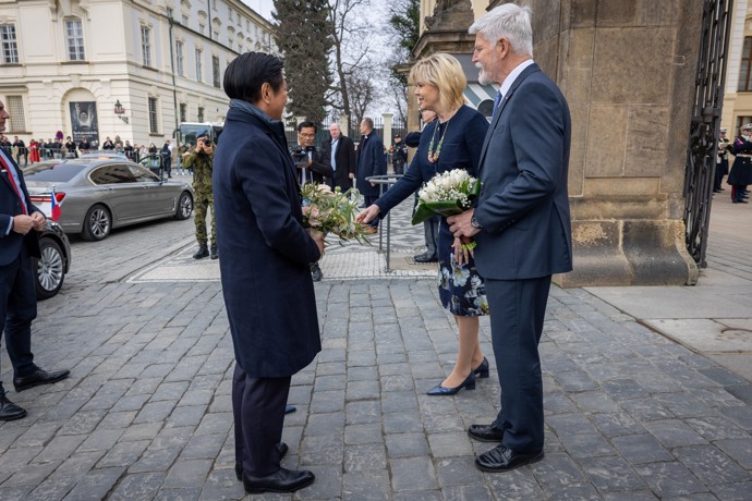 FOTO: Dostali také květiny. – stránka 1970