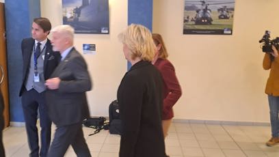 FOTO: Eva Pavlová v černém saku.