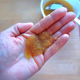 Hotový peeling je připravený k aplikaci.