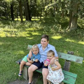 Ornella Koktová má s manželem Pepou tři děti: (zleva) Sven, Quentin, Lily.