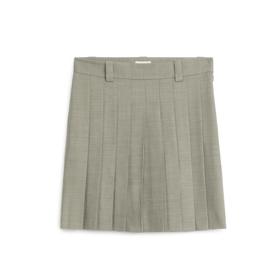 Delší minisukně se sklady, Arket, 2 790 Kč