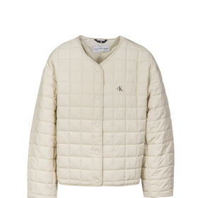 Bunda Calvin Klein, Fashion Arena Prague Outlet, původní cena 4 990 Kč, outletová cena 3 490 Kč.