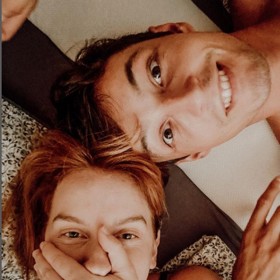 Herečka Anna Fixová se svým partnerem, hercem Denisem Šafaříkem.