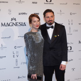 Herečka Táňa Pauhofová se svým manželem, slovenským muzikantem Isamou Zingem.