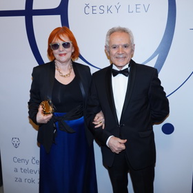 Herečka Lenka Termerová o sobě říká, že rozhodně není konzervativní v péči o svůj zevnějšek.