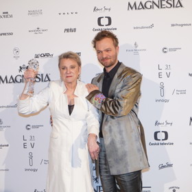 Herečka Simona Peková se svým hereckým kolegou Tomášem Havlínkem. 