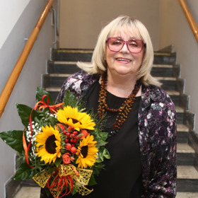 Na muže bohužel neměla nikdy štěstí a první děsivou zkušenost zažila bohužel už v raném dětství.