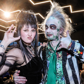 Beetlejuice Jan Sklenář se svou kolegyní Ines Ben Ahmed na tiskové konferenci k chystanému muzikálu.