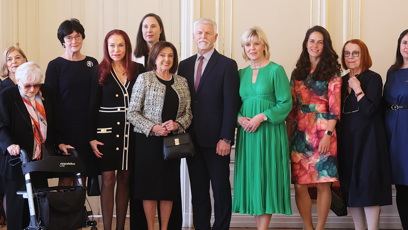 FOTO: Setkání prezidentského páru s VIP ženami.