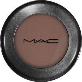 Pro někoho bude praktické koupit si jen jeden stín. Krásný odstín Brun satin nabízí značka MAC za 640 Kč.
