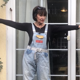 "Vítejte na mojí malé zahrádce," přivítala nás zpěvačka Petra Černocká.