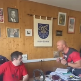 Bejr usiluje o souboj s Pavlem Novotným. 