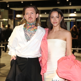 Přemek Forejt vzal na Cenách Anděl do hry také svá tetování.