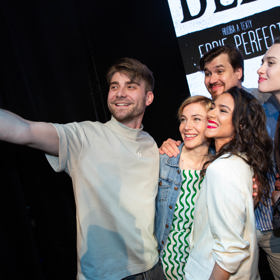 Marek Lambora neodolal společnému selfie s kolegy.