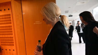 FOTO: Agáta Hanychová dorazil k soudu s předstihem.
