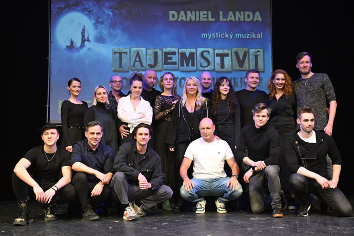 FOTO: Tisková konferenci k připravovanému muzikálu Tajemství. – stránka 404