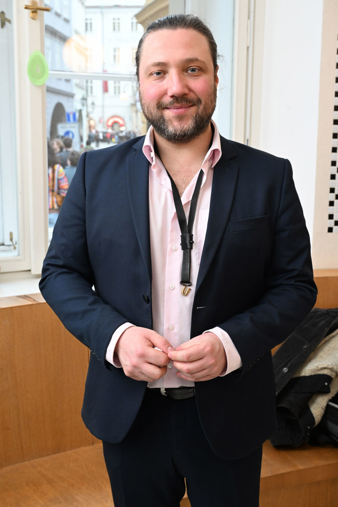 FOTO: Felix Slováček mladší je Aničce nesmírnou oporou. – stránka 120